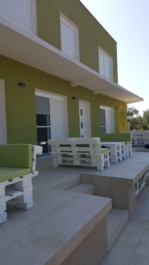 Apartments Nogic Перой Экстерьер фото